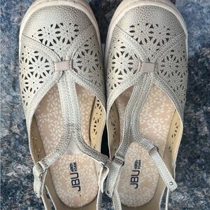 JBU by Jambu Women's Daffodil Shoes  Cream size 10